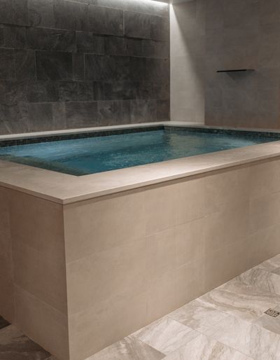 The Sanatorium: the hot tub in a spa was a big part of the plot