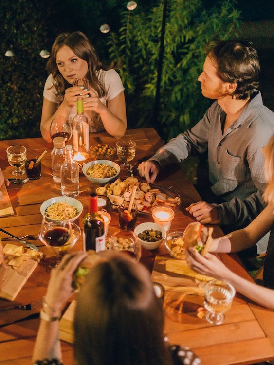 Best Friend Group Thrillers to Read - Group having dinner