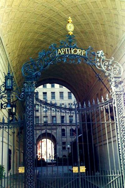 Entry of the Apthorp where Maryam and Ali live in A Killer in the Family